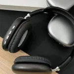 سماعة Headphones لاسلكية بخاصية إلغاء الضوضاء وتصميم مريح فوق الأذن
