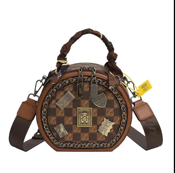crossbody-handbag حقيبة يد كروس نسائية بتصميم عصري مع سحاب مزدوج وحزام طويل